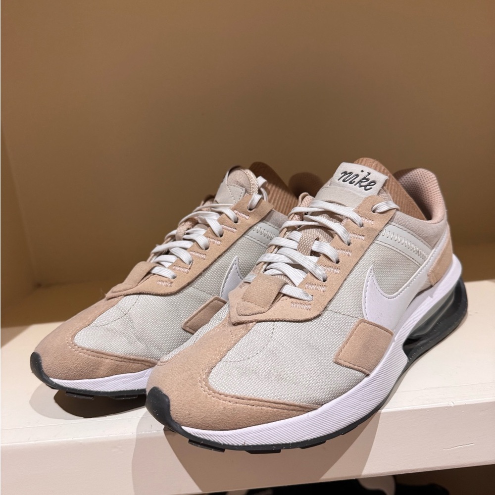 Nike Men's Tan and White Sneakers